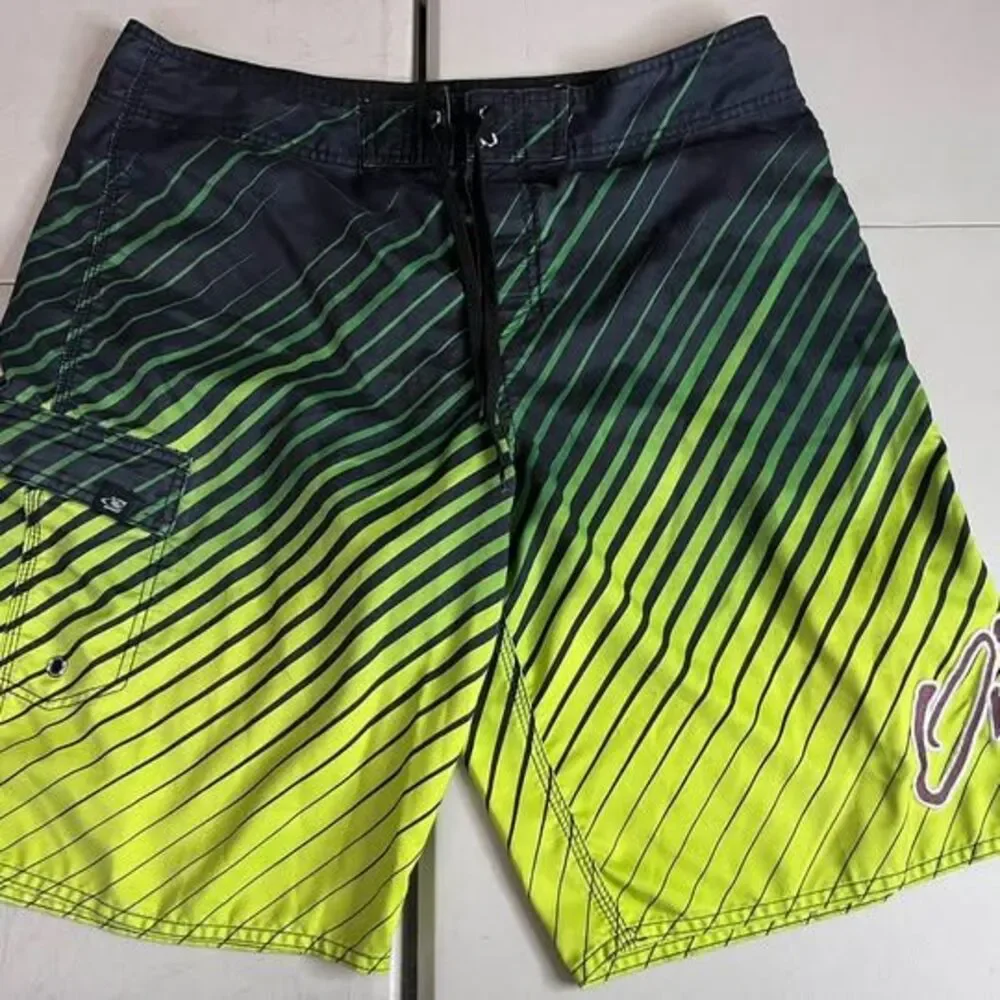 O'Neill Men's Green and Black Gradient Board Shorts 32